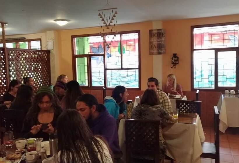 تختخواب و صبحانه Hostal & Spa Casa Real