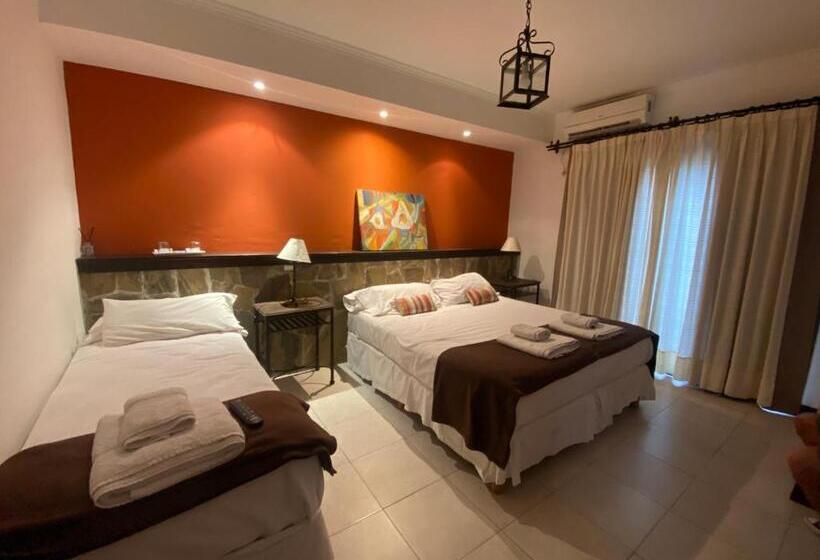 تختخواب و صبحانه Las Chirimoyas