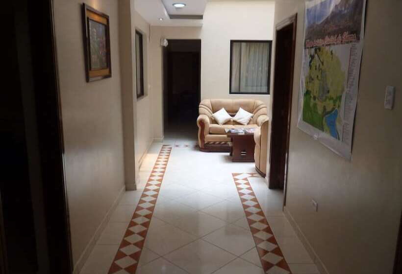 هتل Hostal Fevilamir