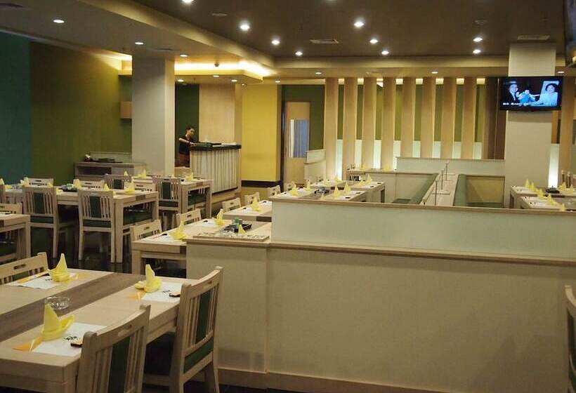 Fotos del hotel Treepark Serviced Apartment Karawang:  19