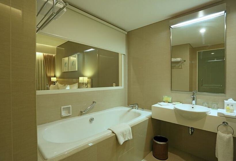 Fotos del hotel Treepark Serviced Apartment Karawang:  27