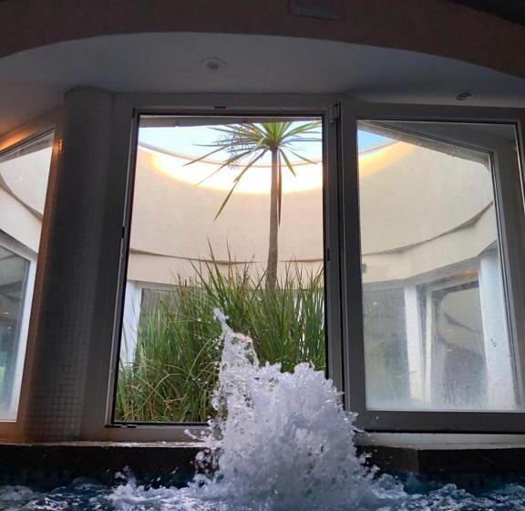 Linda Bay Beach & Resort Spa
