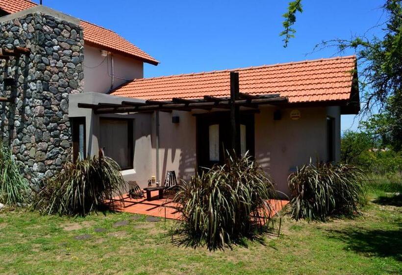 اقامتگاه Cabañas Cerros Del Sol