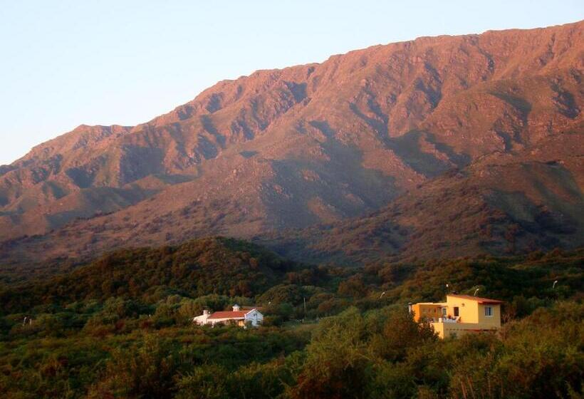اقامتگاه Cabañas Cerros Del Sol