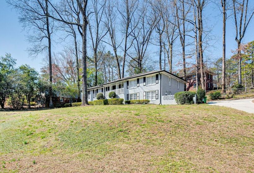 Atlanta Home W/ Movie Projector & Basketball Hoop!