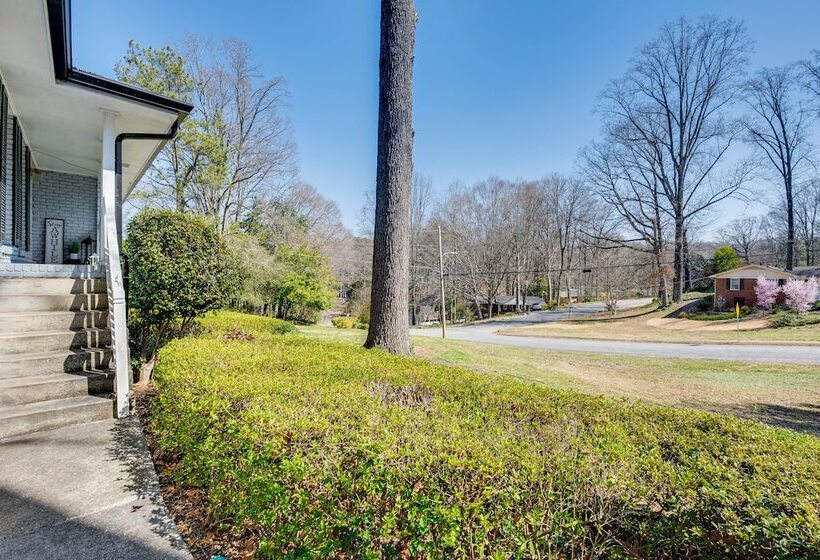 Atlanta Home W/ Movie Projector & Basketball Hoop!