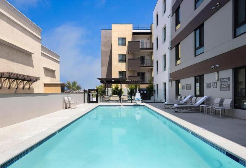 هتل Holiday Inn & Suites Monterey Park – Los Angeles, An Ihg