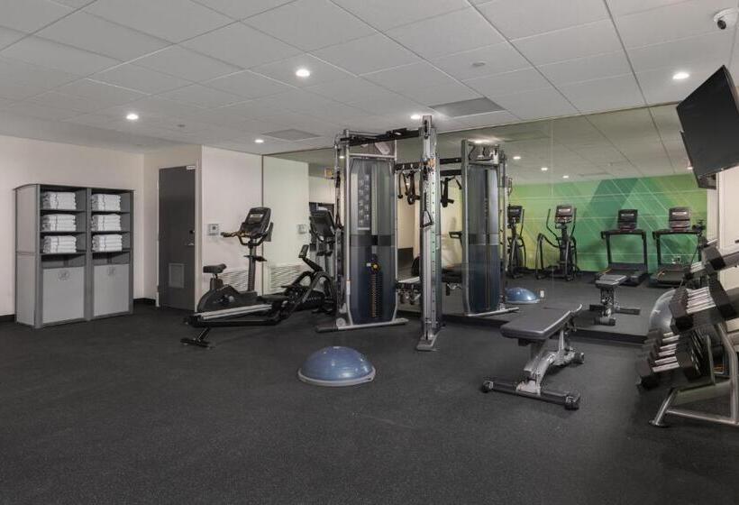 هتل Holiday Inn & Suites Monterey Park – Los Angeles, An Ihg