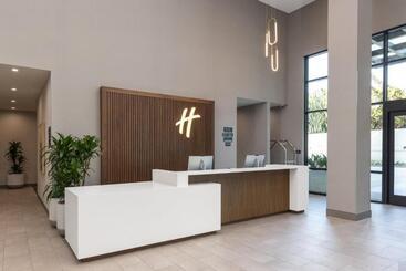 هتل Holiday Inn & Suites Monterey Park – Los Angeles, An Ihg