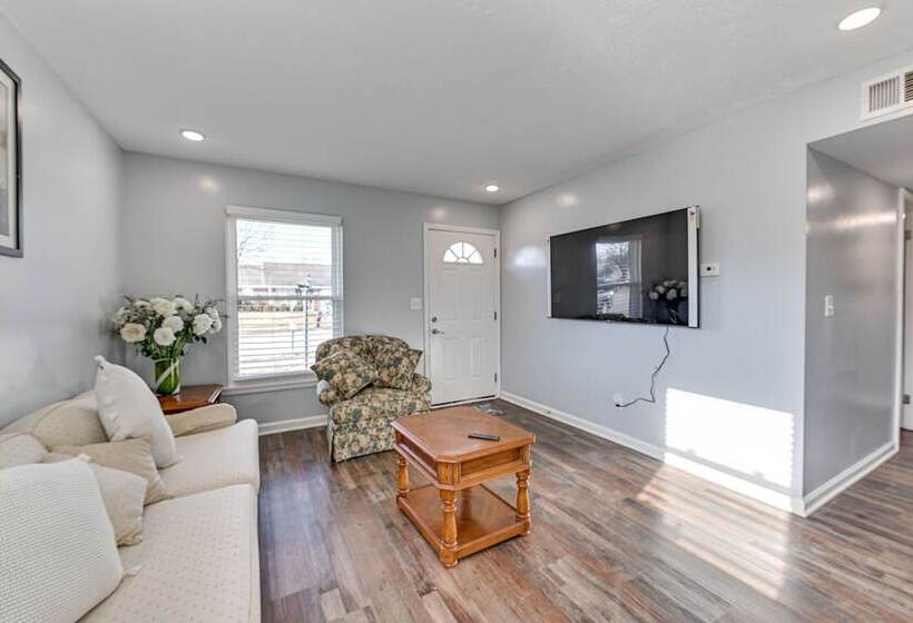 7 Mi To Louisville: Family Friendly Jefferson Home