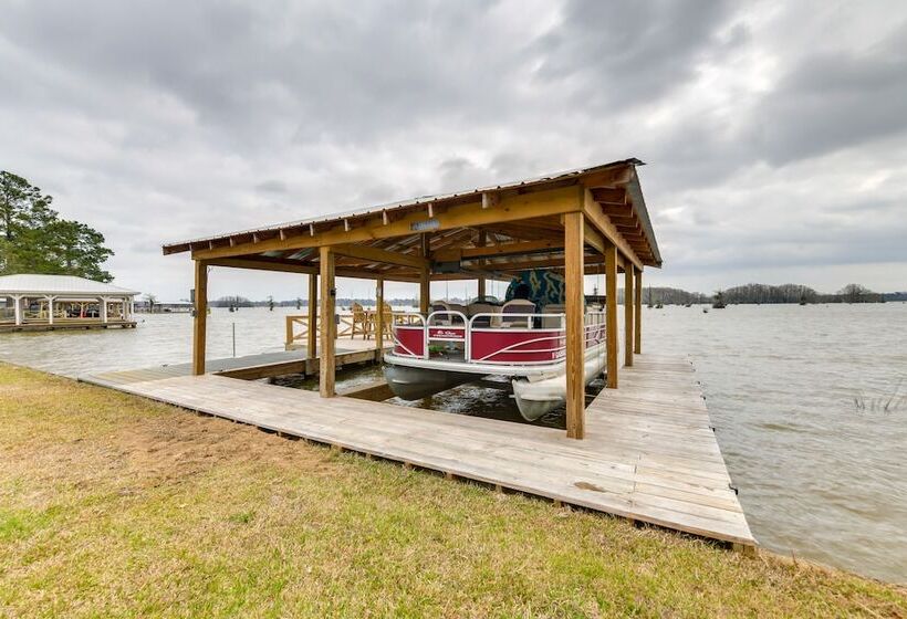 Lakefront Georgia Escape W/ Fire Pit & Boat Dock!