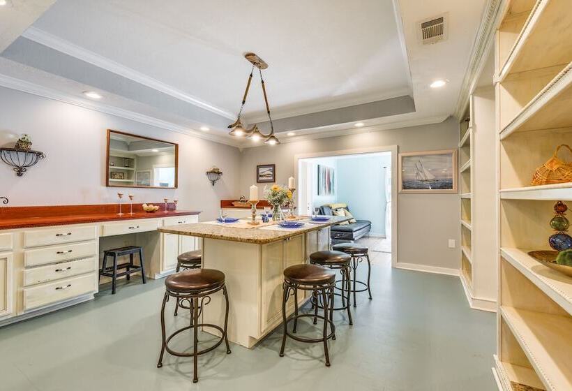 Pet Friendly Fort Walton Beach Home: 4 Mi To Ocean