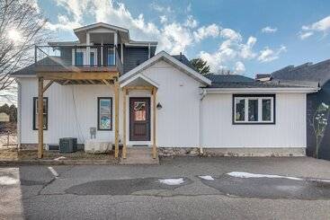 Pet Friendly Minocqua Home: Walk To Lake & Dining!