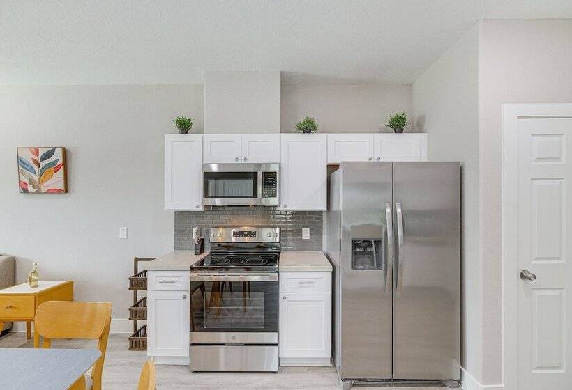 Quiet Houston Home   9 Mi To Downtown Aquarium!