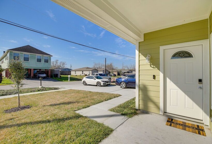 Quiet Houston Home   9 Mi To Downtown Aquarium!
