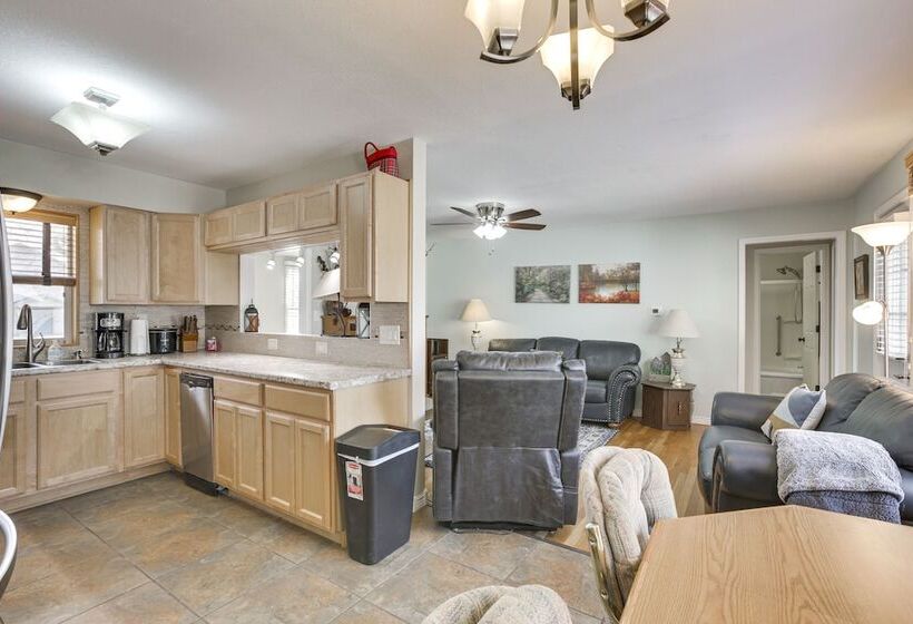 Single Story Gillette Home: Walk To Lake & Trails!