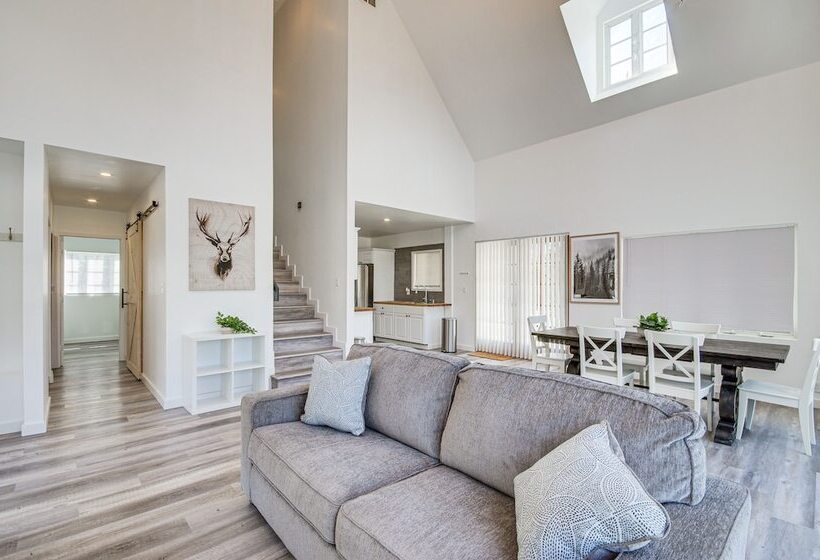 Spacious Lexington Home W/ Fire Pit: Hunt & Fish!