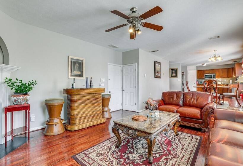 Spacious Snellville Home: 28 Mi To Atlanta!