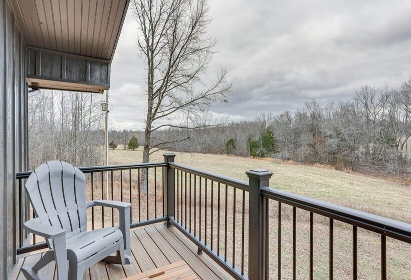 The Duck Farm  Sugar Tree Hideaway W/ Yard!