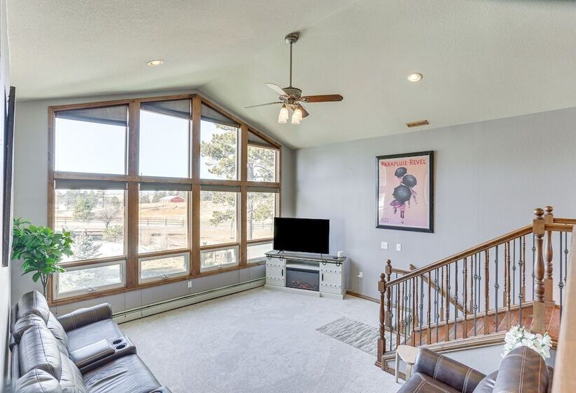 Hot Tub, Pool: 40 Acre Horse Ranch In Kiowa!