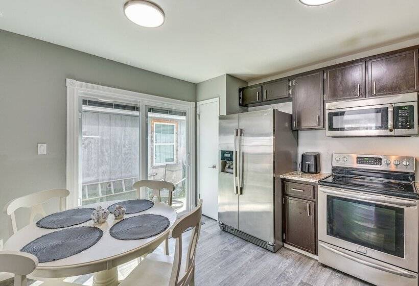 Charming Fort Walton Beach Home: 6 Mi To Ocean!