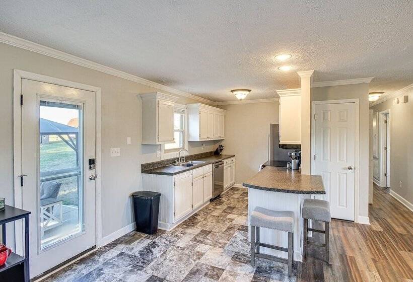 Charming Winchester Escape, 7 Mi To Downtown!