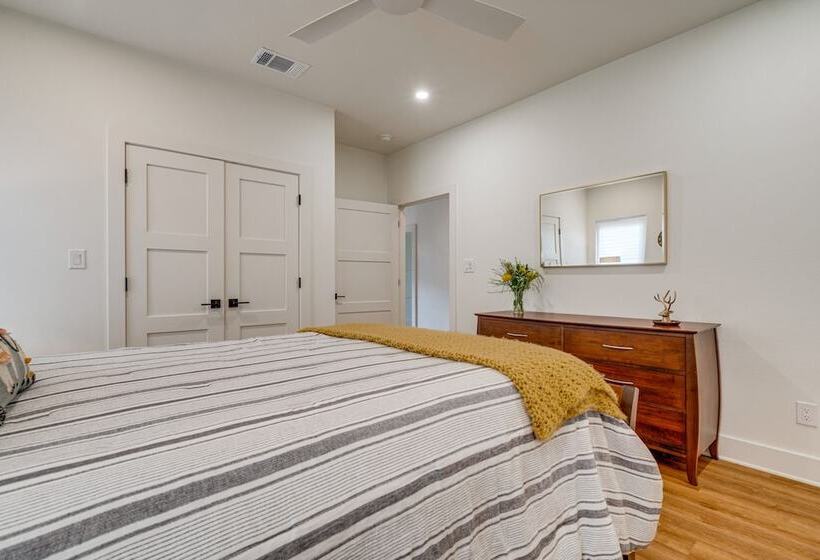 Chic Burnet Home On Lake Buchanan W/ 2 Fireplaces!