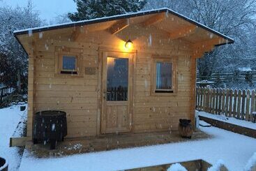 Cosy 1 Bed Farm Stay Cabin