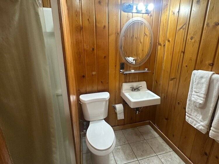 Country Cabin Motel