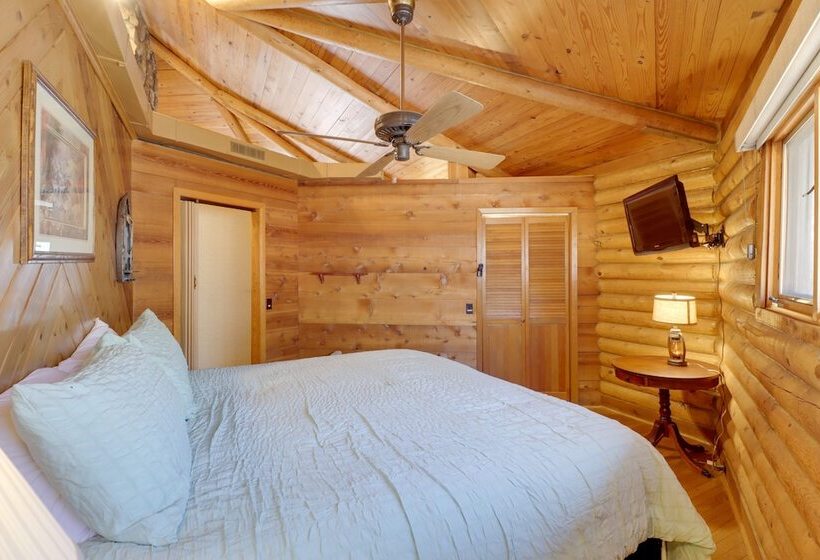 Family Friendly Riverfront Manor On The Little Red