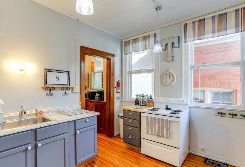 Historic Tiffin Home ~ Half Mi To University!