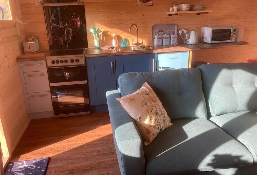 ホテル Captivating 1 Bed Lodge In Chesterfield