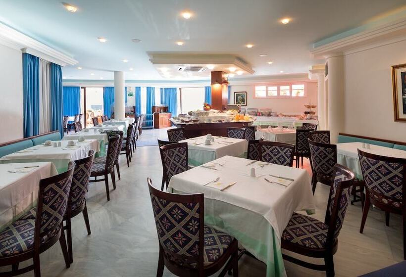 호텔 Chrispy Beach Resort