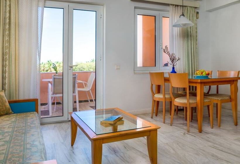 هتل Chrispy Beach Resort