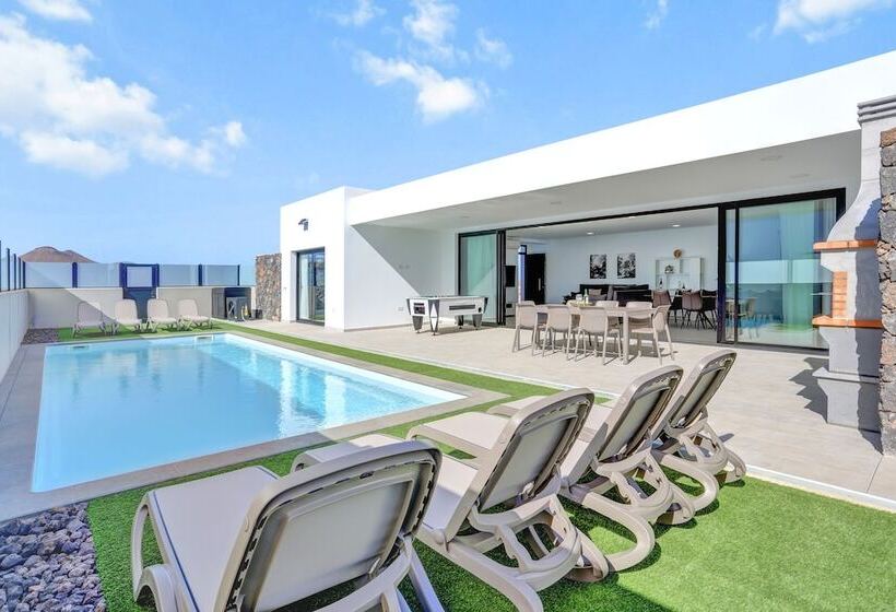 فندق Isla Favorita Resort