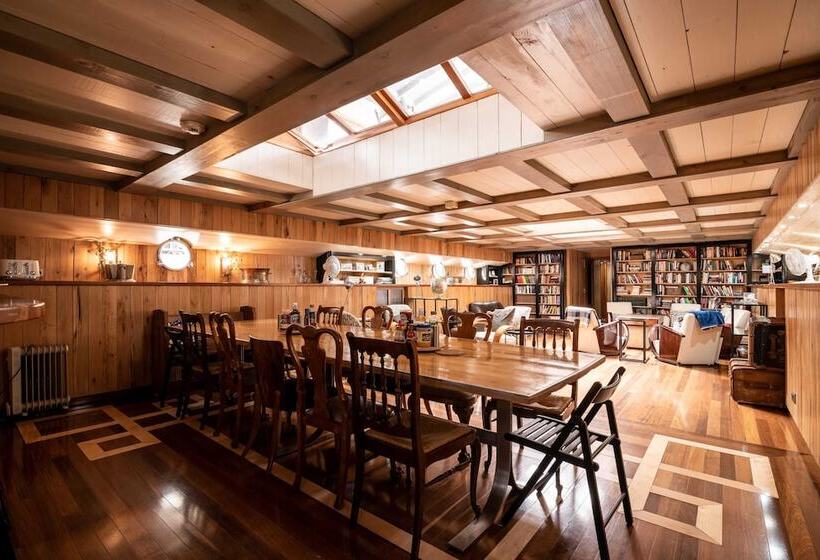 هتل Luxury Canary Wharf House Boat Room 1