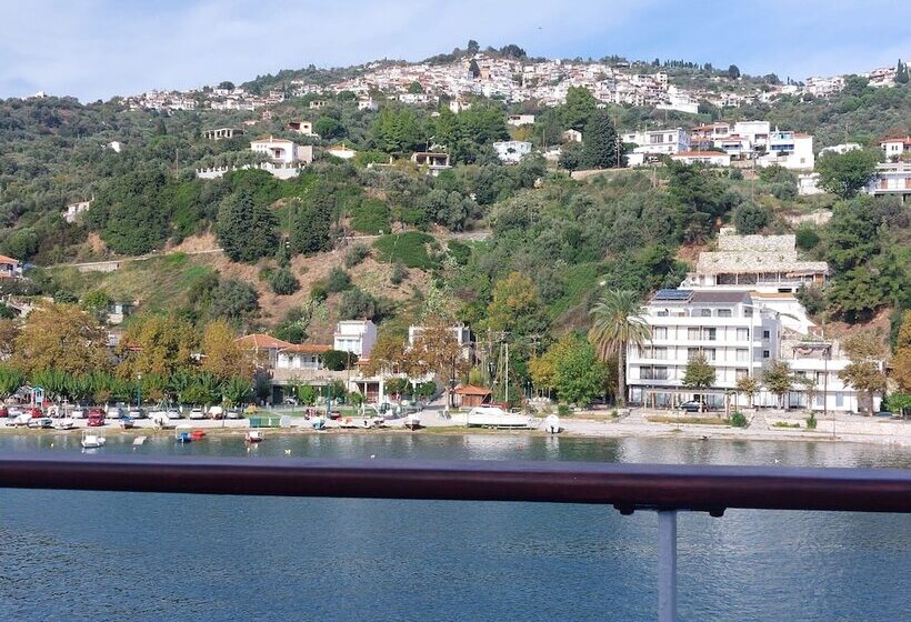 هتل Maeiz Skopelos
