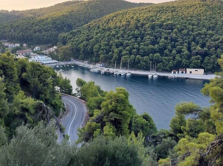 هتل Maeiz Skopelos