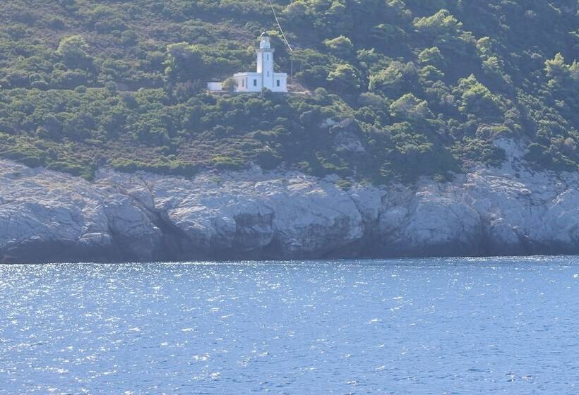 هتل Maeiz Skopelos