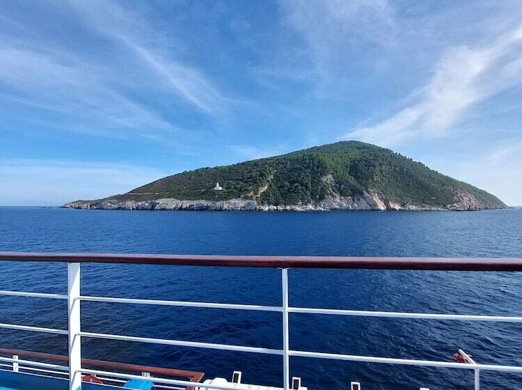 هتل Maeiz Skopelos