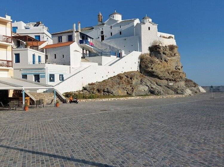 هتل Maeiz Skopelos