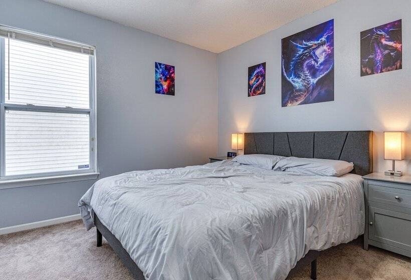 Indy Delight: Charming House ~ 10 Mi To Downtown!