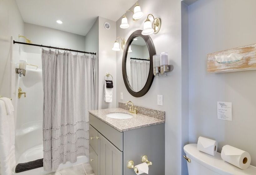 Oceanfront Mid Coast Maine Home W/ Private Beach!