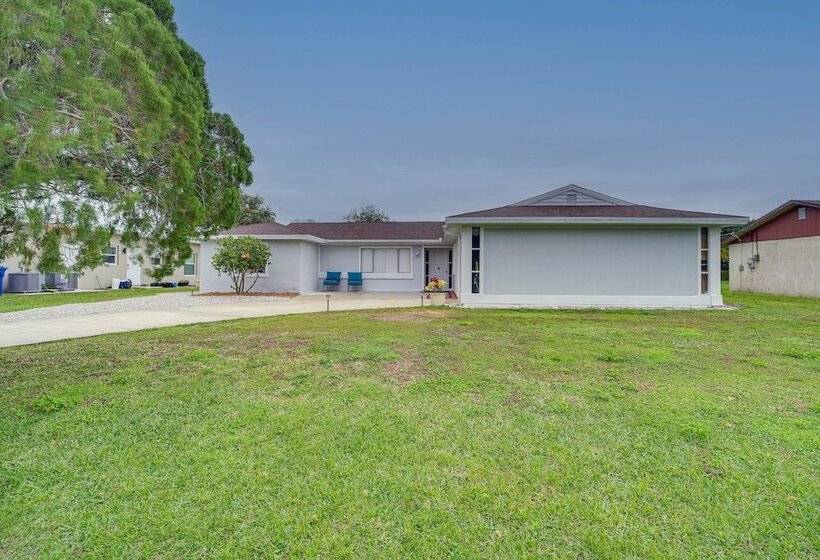 Palm Bay Home W/ Screened Porch   8 Mi To Beaches!