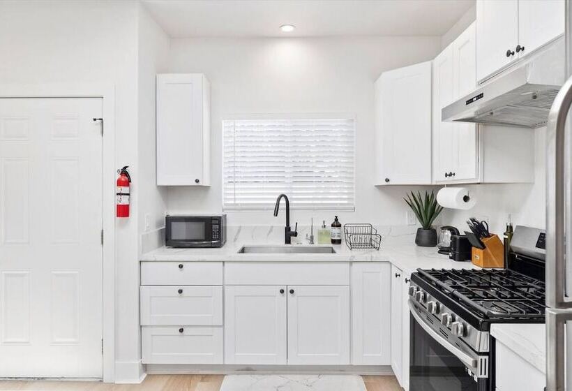 پانسیون Cozy Prvate Adu Close To Disney Beach Ev