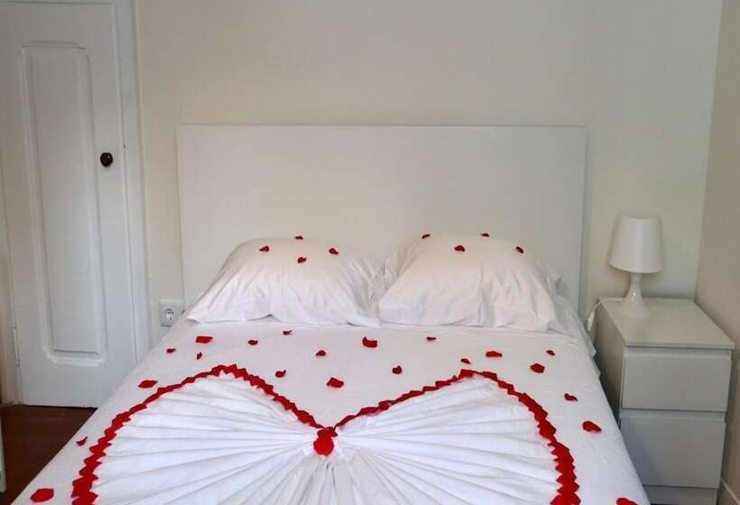 بنسيون Matching Loures Guest House