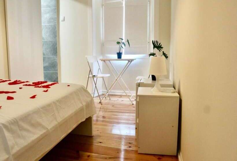 بنسيون Matching Loures Guest House