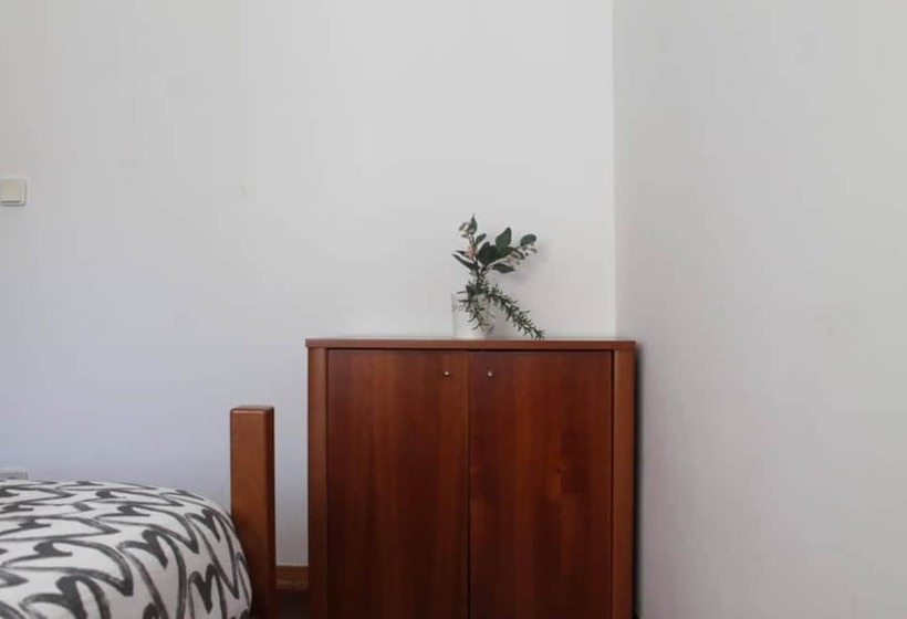 פנסיון Room In Apartment   Twin Room 2 In Sintra Massamá Next To Train Station