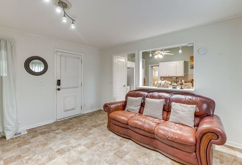 Pet Friendly Birmingham Cottage W/ Private Hot Tub