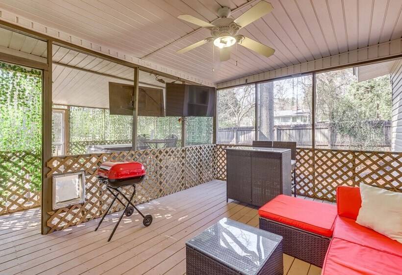 Pet Friendly Birmingham Cottage W/ Private Hot Tub